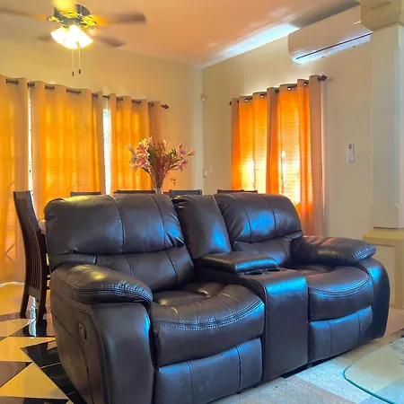 4-Bedroom Villa 12Mins Walk To Beach - Sv140